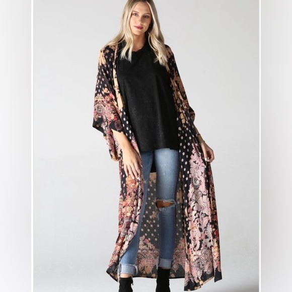 Just in @The King Kouture Boutique Long Black Floral Printed Kimono Med - Picture 5 of 9